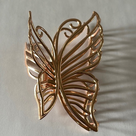 🌟Host Pick🌟 Rose Gold Butterfly Hair Clip - Picture 1 of 5